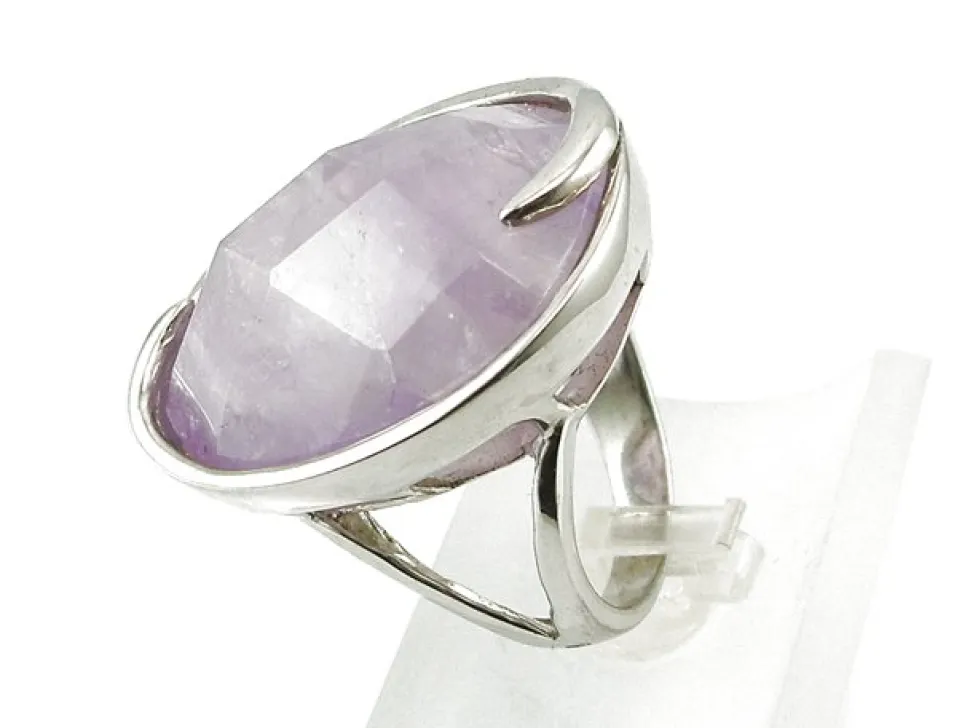 Anillo De Plata Rodiada Con Piedra De Cuarzo Facetada