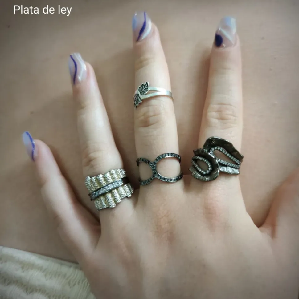 Anillo De Plata Y Rutenio Con Circonitas Blancas