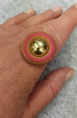Online Ecodedal Anillo rojo con media esfera dorada