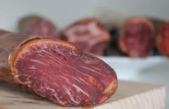 CAÑA LOMO DE CEBO DE CAMPO IBERICO GUIJUELO (1.100 - 1.250 KG) De gran sabor y exquisito paladar. Ideal para regalo.