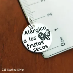 Colgante De Plata Alérgico A Los Frutos Secos18 Mm.
