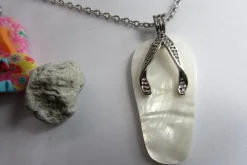 Che Carino Art Collar chancla de nácar