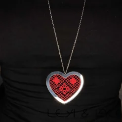 New Leyi & Lace Collar Corazón y Encaje de Bolillos en Rojo