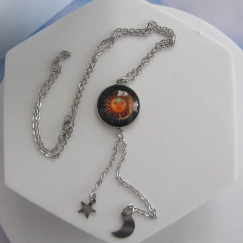 Collar sol, luna y estrellas