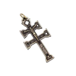 Creatulote Cruz de Caravaca metal envejecido 5 cm acabado artesanal