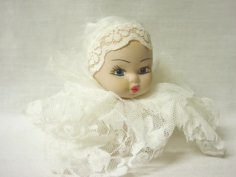 Figura Muñeca Cabeza Cerámica Hueca Puntilla Blanco