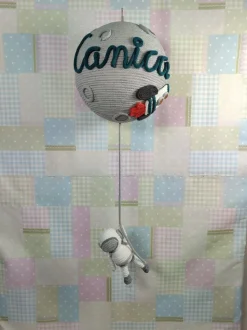 Globo de cuerda, modelo Luna con astronauta. Tamaño L