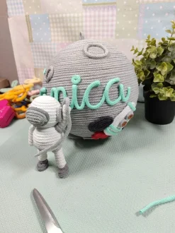 Globo de cuerda, modelo Luna con astronauta. Tamaño L