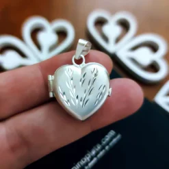 Guardapelo Corazón De Plata De Ley 22 X 23 Mm.