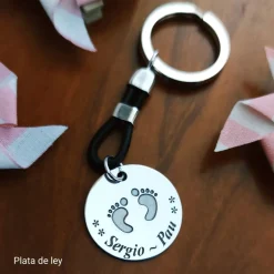 Clearance Llavero Pies Personalizado Nombre De Plata Y Cuero Marrón