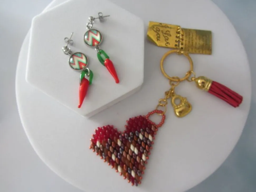 Pack llaveros corazón + pendientes multicolor