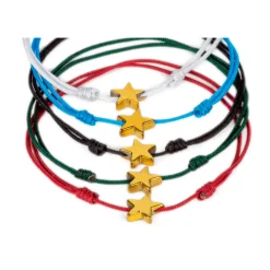 Pack 10 pulseras de hilo de colores con estrella dorada