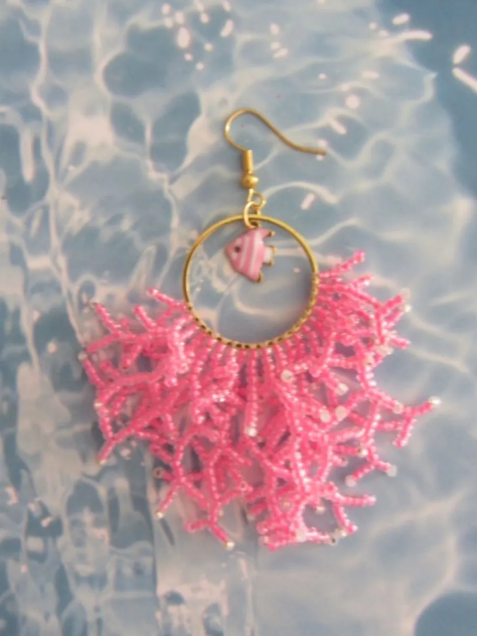 Pendientes acero con coral de rocallas y pez
