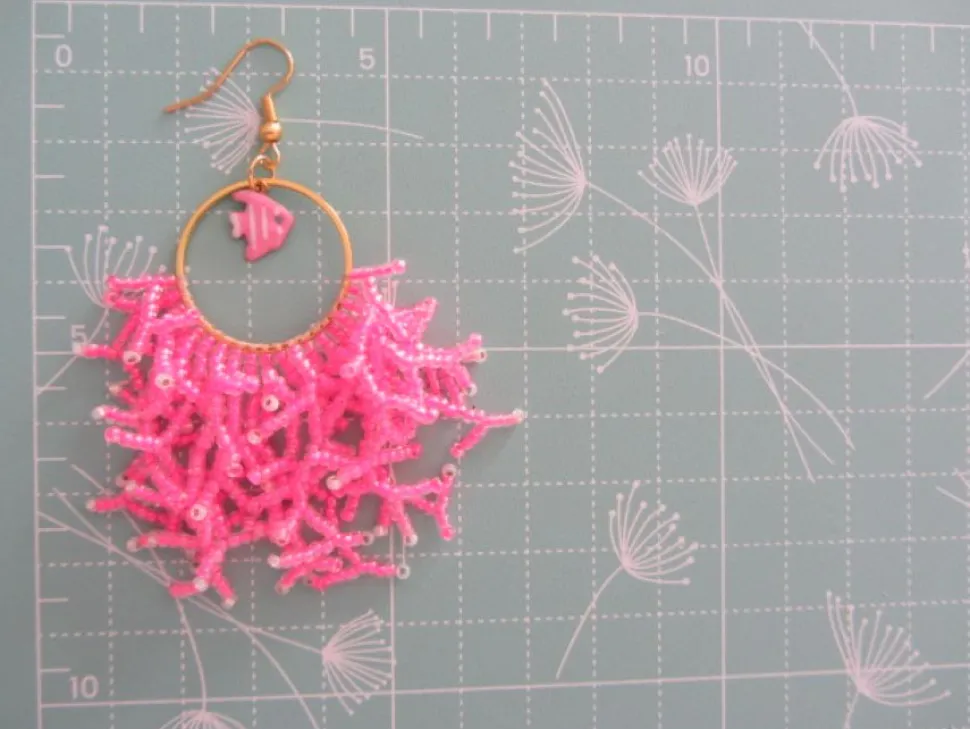 Pendientes acero con coral de rocallas y pez
