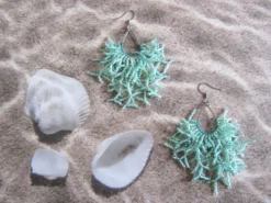 Sale Che Carino Art Pendientes coral con rocallas