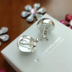 Clearance Pendientes En Plata De Ley Media Bola 16 Mm. Con Cierre Omega