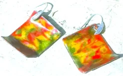 Pendientes esmaltados al fuego y cobre angulado