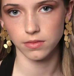 Pendientes largos de acero para mujer disponibles en variedad de acero y acero dorado