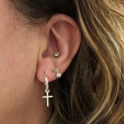 Clearance Pendientes Unisex De Aro Con Cruz Colgante De Plata 11 Mm.