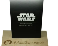 Porta pasaporte Darth Vader de Star Wars negra - Oficial