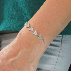 Pulsera Triángulos De Plata Rodiada Y Circonitas Microengastadas