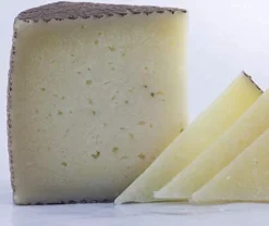 1/4 Queso Curado de Oveja viejo artesano "Quejara"