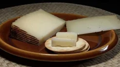 1/2 Queso Curado de Oveja Viejo Artesano " Quejara"