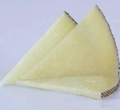 1/2 Queso Curado de Oveja Viejo Artesano 