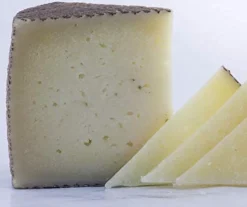 1/2 Queso Curado de Oveja Viejo Artesano 