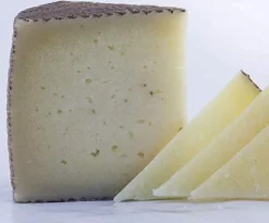 Queso Viejo Curado de Oveja Artesano " Quejara"