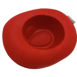 Sombrero Rojo con Pluma y Cinta Negras