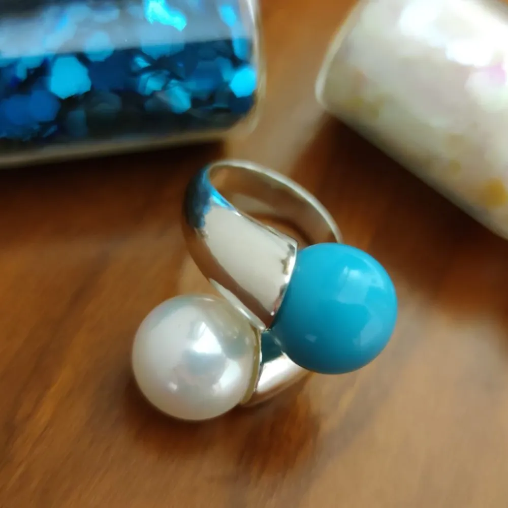 Sale Sortija De Plata Con Doble Perla Blanca Y Turquesa 12 Mm.